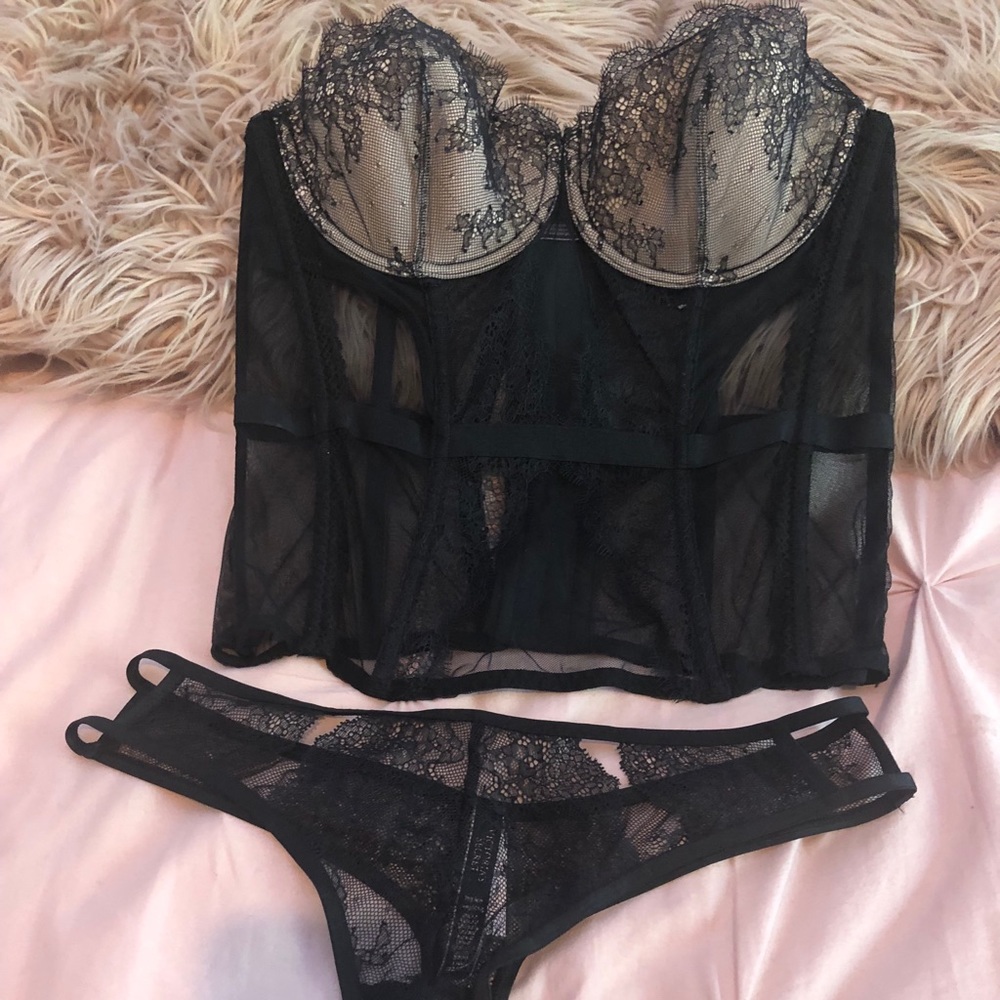 Victoria’s Secret Blk lace bustier & thong set